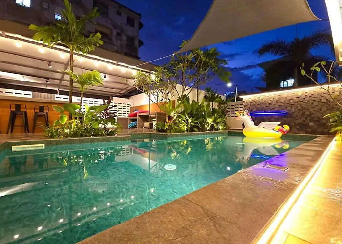Jonker Street New Cozy Home 20Pax Swimming Pool Karaoke