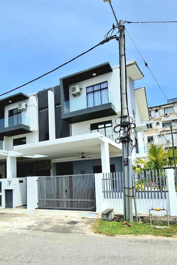 Holiday home Jonker Street New Cozy 20pax Swimming Pool Karaoke Malacca
