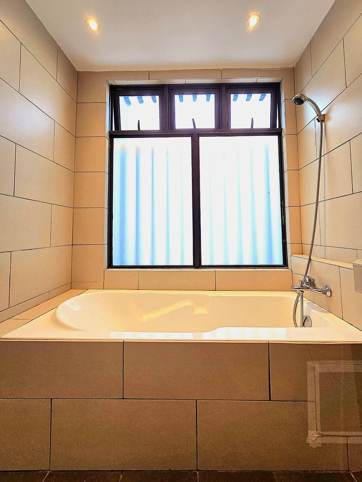 Jonker Street New Cozy 20pax Swimming Pool Karaoke