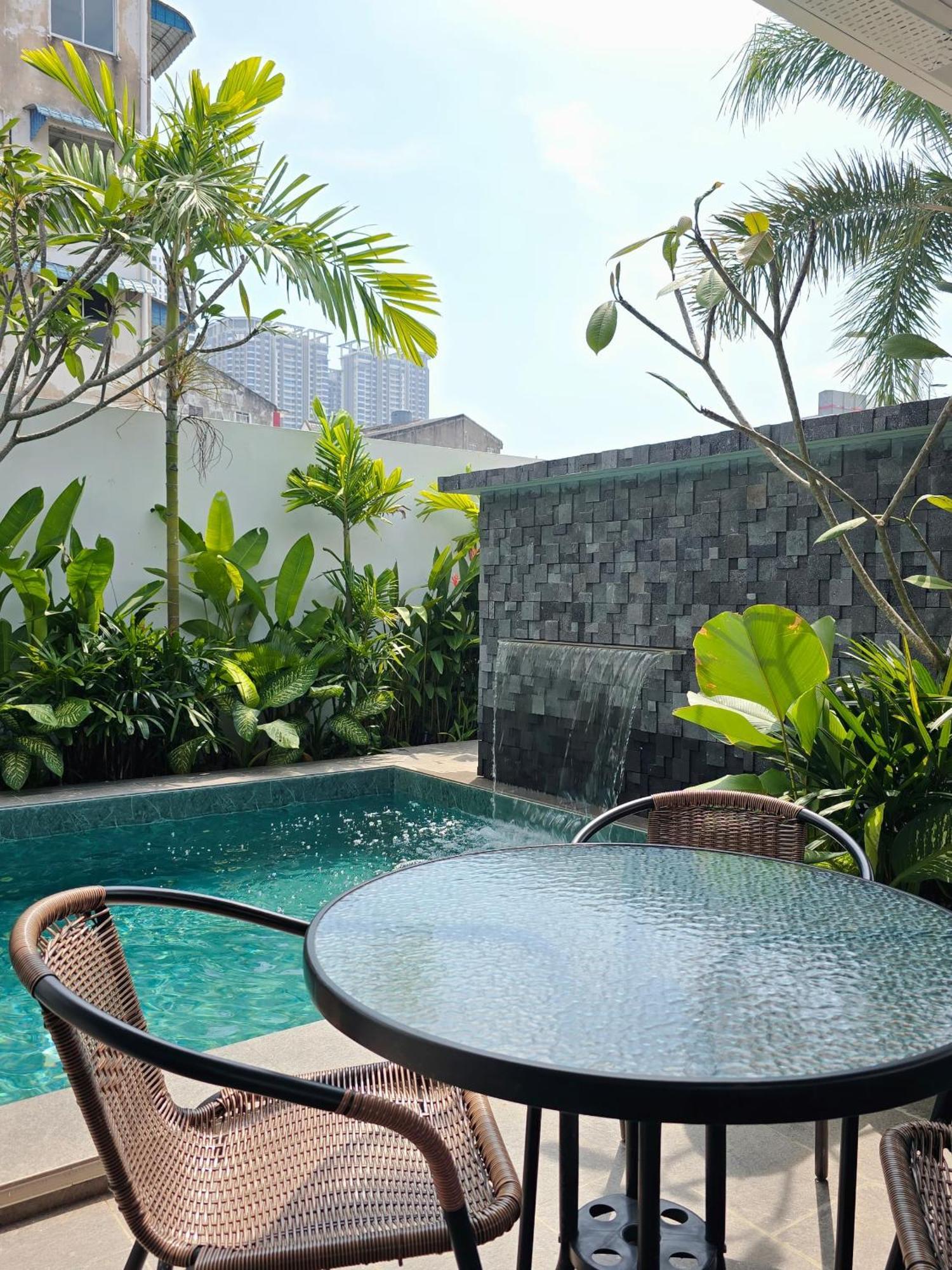 Jonker Street New Cozy 20pax Swimming Pool Karaoke